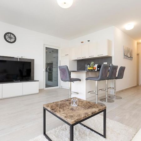 Apartments Tony マリ・ロシニュ エクステリア 写真